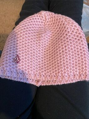 NWOT Volcom Vintage Soft Pink Knit Beanie